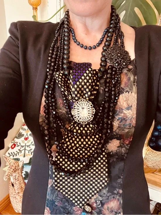 #N10 GEMINI ♊️ TIE NECKLACE - Picture 2 of 6